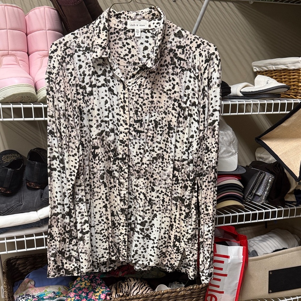 Cloth & Stone Button down top XL